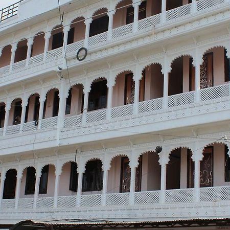 Choudhary Guest House Udaipur Bagian luar foto