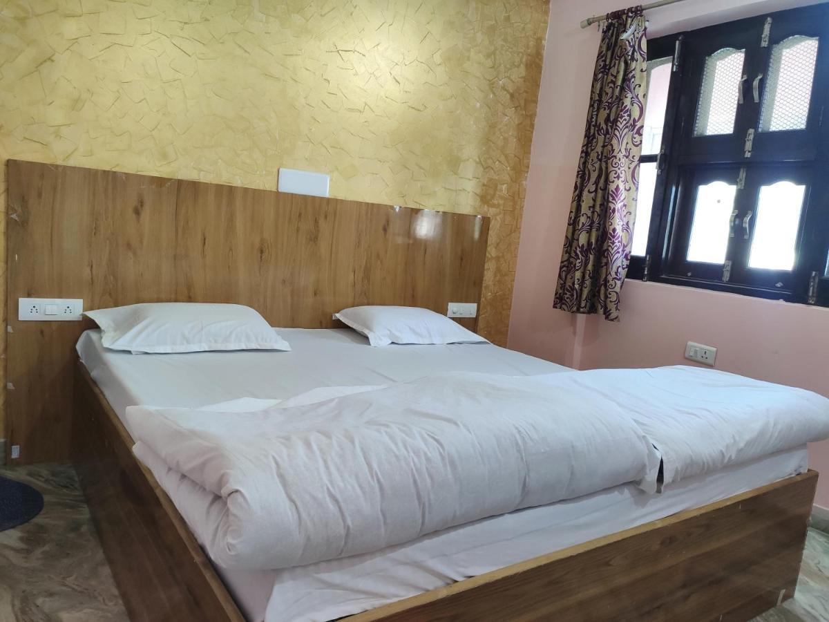 Choudhary Guest House Udaipur Bagian luar foto