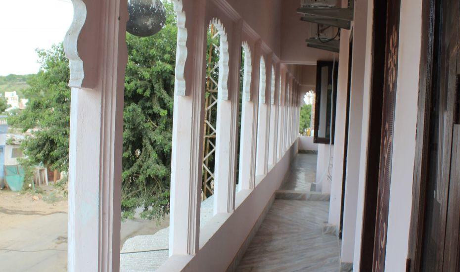 Choudhary Guest House Udaipur Bagian luar foto